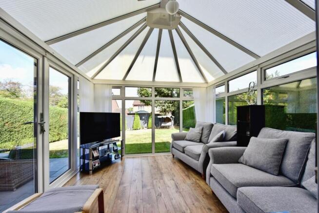 4 bed Detached for sale Image 4