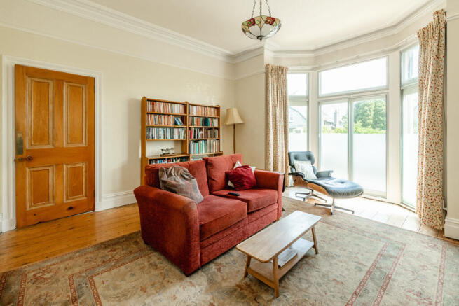 5 bed Semi-Detached for sale Image 4