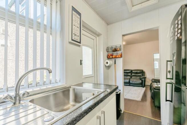2 bed Terraced for sale Image 10