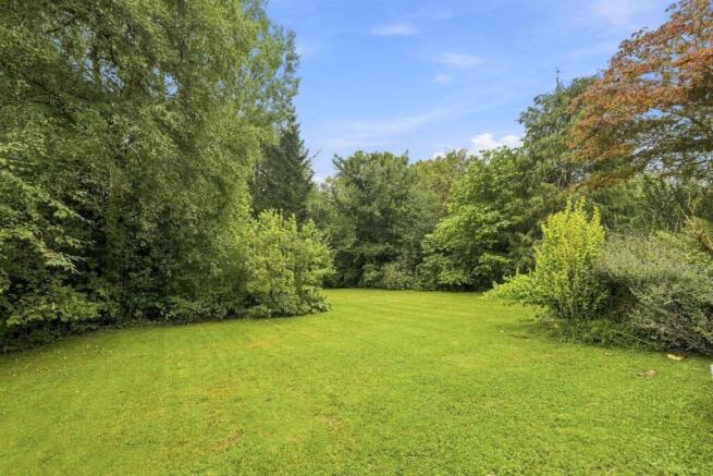 Marlborough Drive, Tytherington photo 4