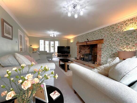 Large Living Room 687