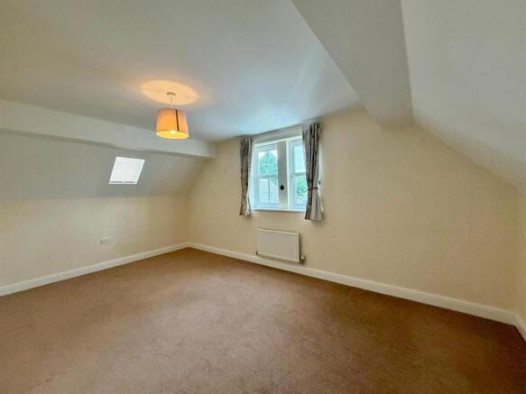 3 bed Detached to rent Image 11