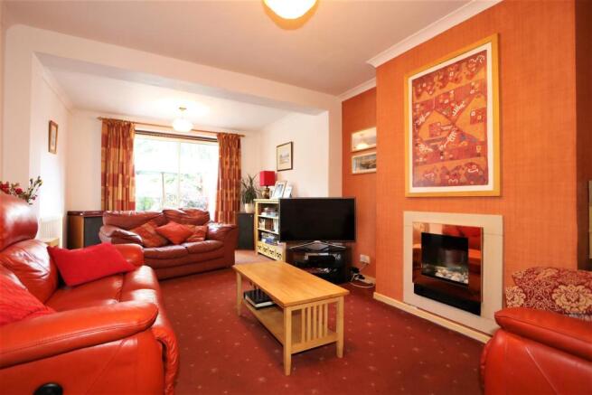 EXTENSIVE LOUNGE