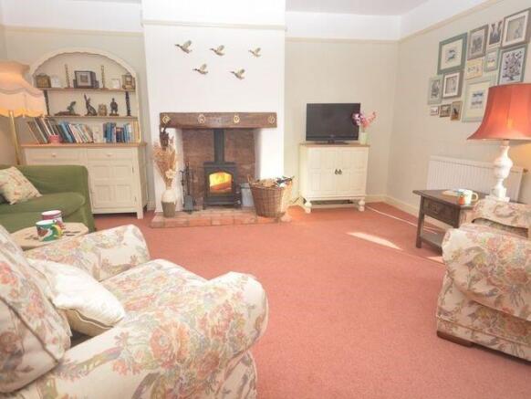 SITTING ROOM 2.jpg