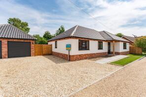 2, Barrack Close, East Tuddenham NR20 3LU