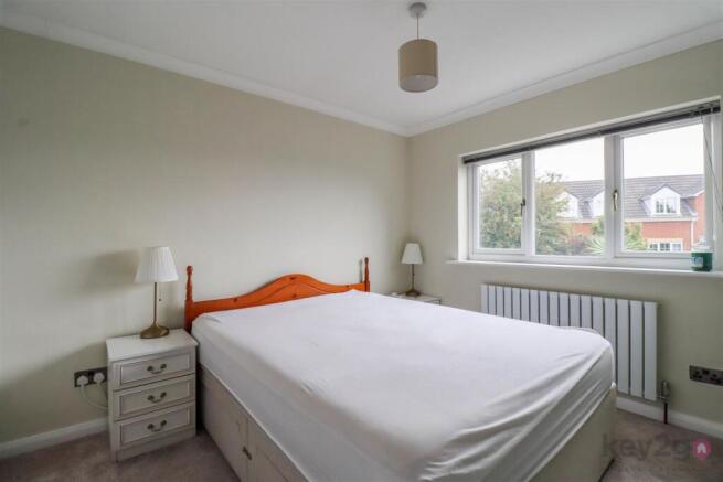 3 bed Semi-Detached to rent Image 9