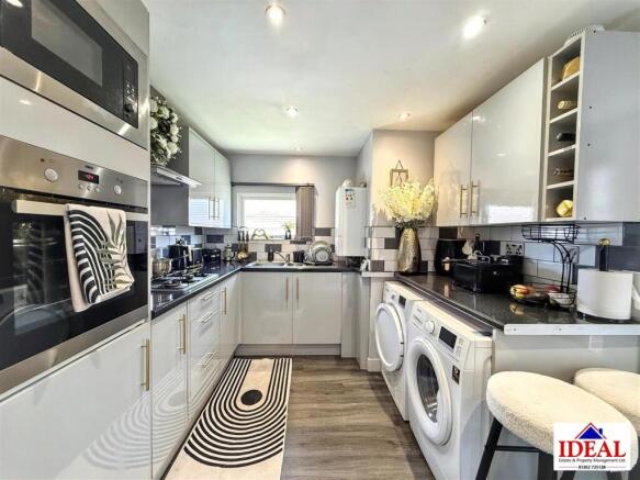 3 bed Semi-Detached for sale Image 5