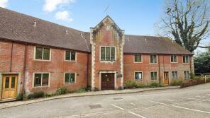 8, Waldron Court, Church Street, Warminster BA12 7DJ