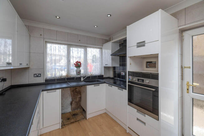 3 bed Semi-Detached Bungalow for sale Image 6