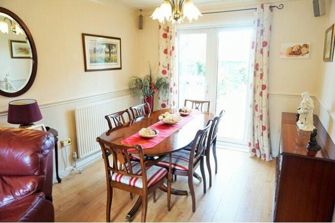 Lounge/Dining Room