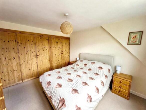 3 bed Detached for sale Image 10