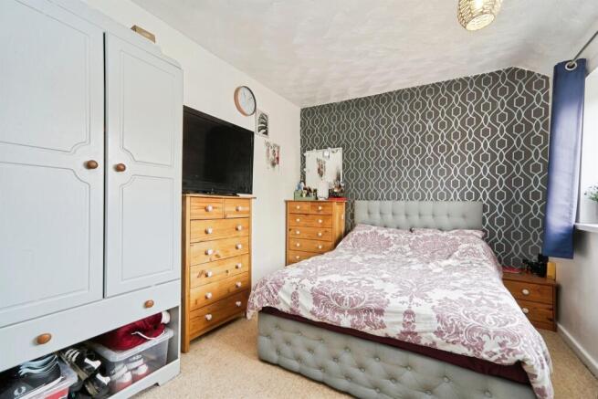 2 bed Semi-Detached for sale Image 12