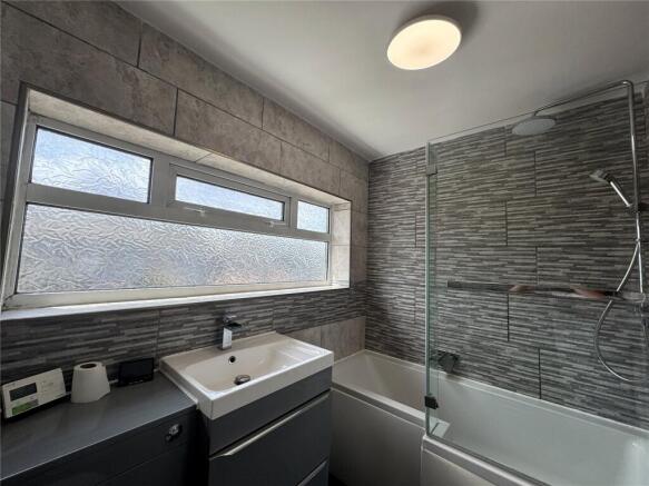3 bed Terraced to rent Image 6
