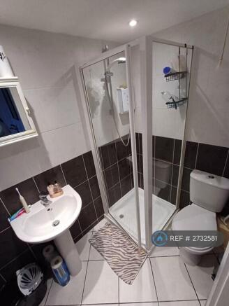 3 bed Terraced to rent Image 4