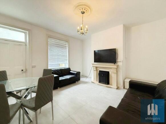 3 bed Terraced to rent Image 5
