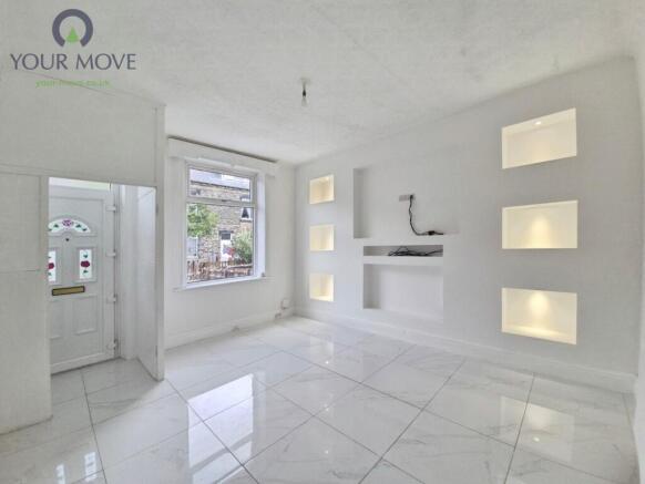 2 bed Terraced to rent Image 4