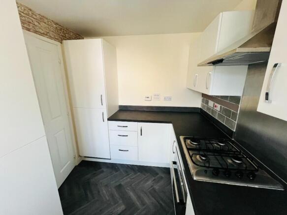 2 bed Terraced to rent Image 4