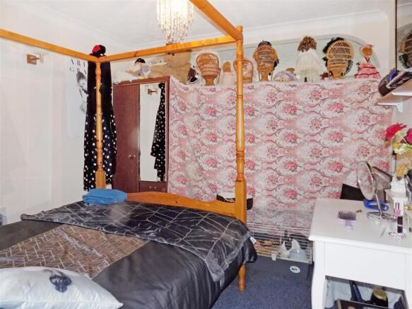 bed 2.JPG