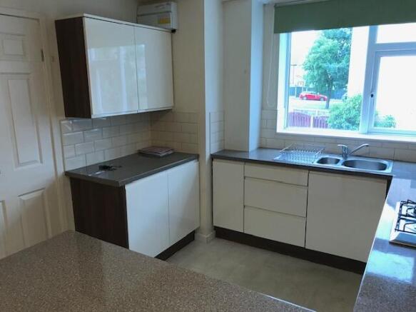 2 bed Town House to rent Image 4