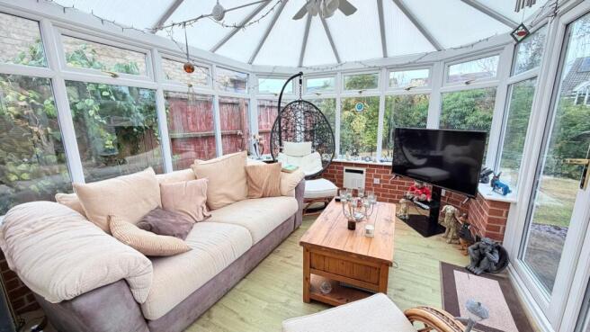 4 bed Detached for sale Image 11