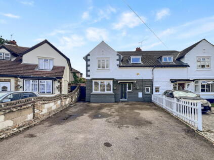 Trustons Gardens, Hornchurch, RM11
