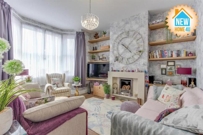 LOUNGE: