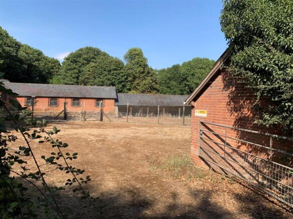 Kennels V (1).jpg