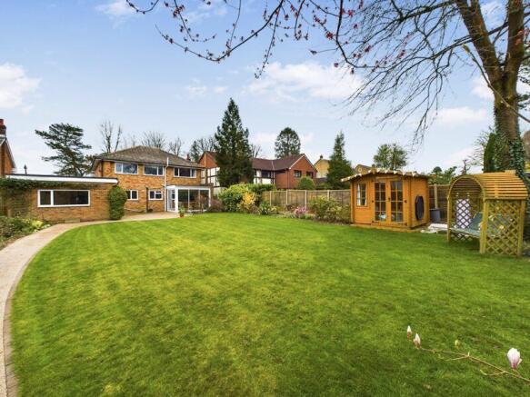 REAR ASPECT & GARDEN