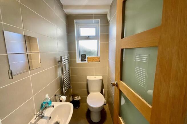 4 bed Detached for sale Image 8