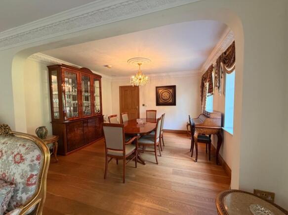 4 bed Detached for sale Image 7