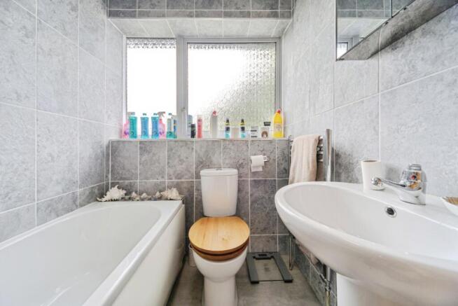 3 bed Terraced for sale Image 7
