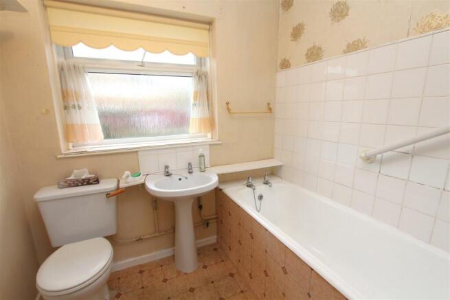 Bathroom.JPG
