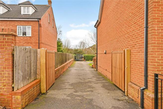 Drive/Gates