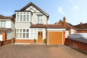 62, Chingford Avenue, Farnborough GU14 8AD