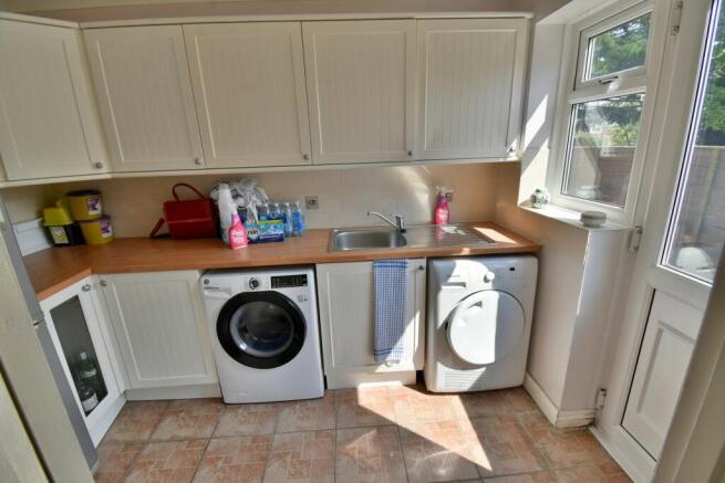Coppice Avenue, Ferndown, BH22 photo 4