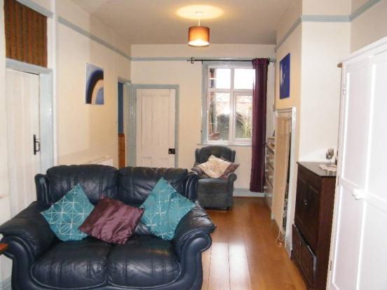 Lounge/Dining Area