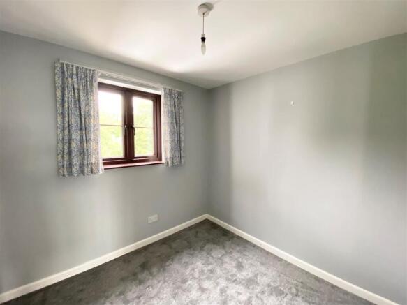 20 Lygon bedroom 2.jpg