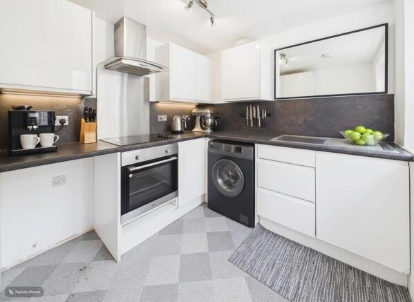 1 bed Ground Flat for sale Image 6