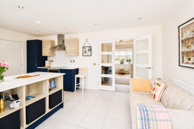 4 bed Detached for sale Image 4