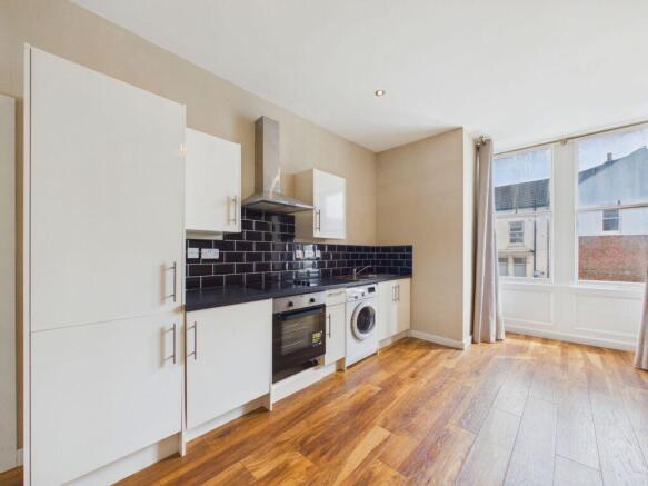 2 bed Flat for sale Image 11