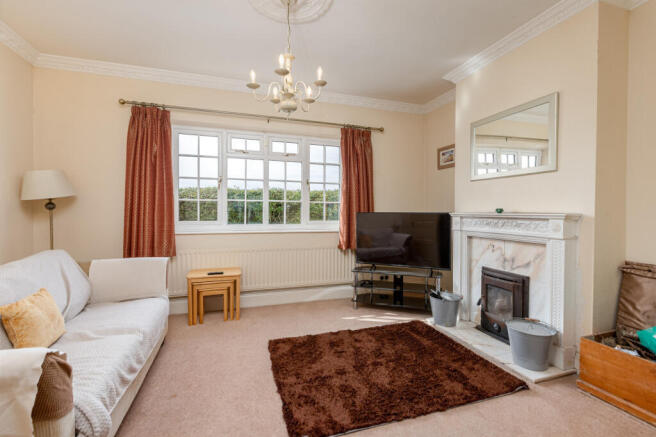 5 bed Detached for sale Image 7