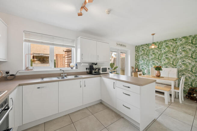 Kitchen/ Dining Room
