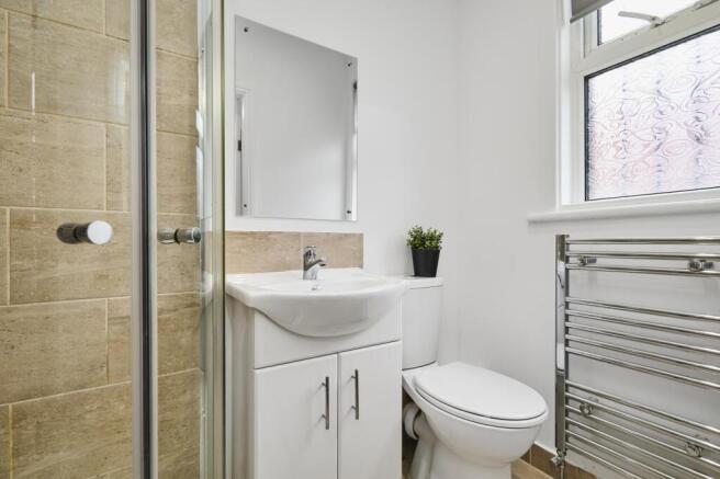 6 bed House to rent Image 11