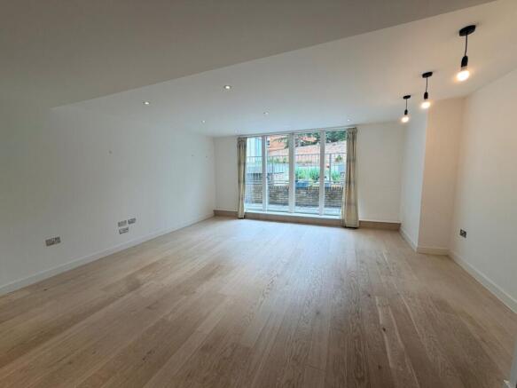 St. Johns Road, Altrincham, WA14 photo 4