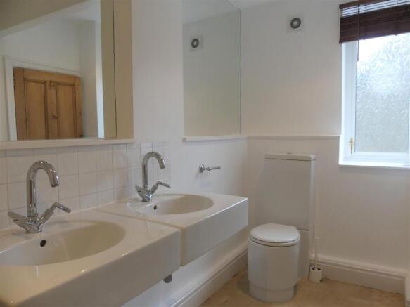 2 bed Apartment to rent Image 7