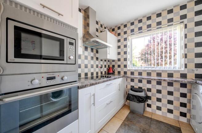 1347340-6-68bac4ebd58df