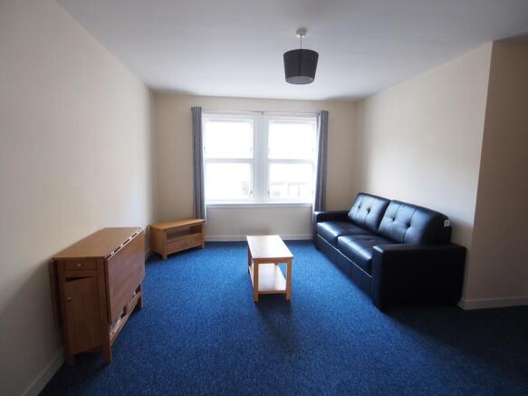 004 Livingroom