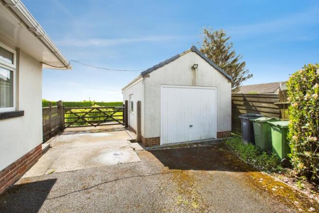 2 bed Semi-Detached Bungalow for sale Image 8