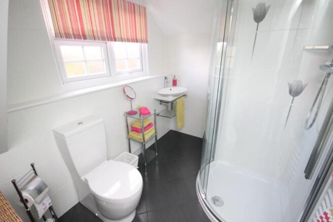 EN SUITE SHOWER ROOM