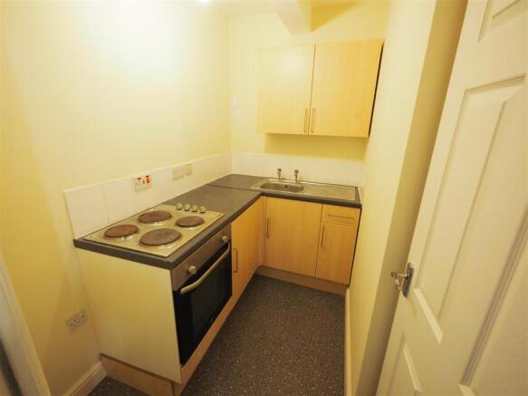 2 bed Flat to rent Image 6